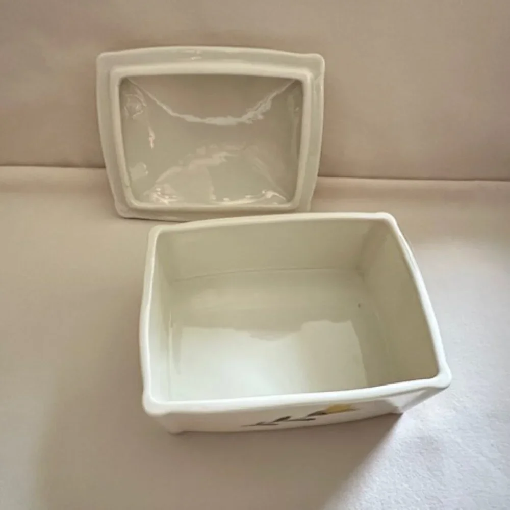 Vintage Porcelain Trinket Box